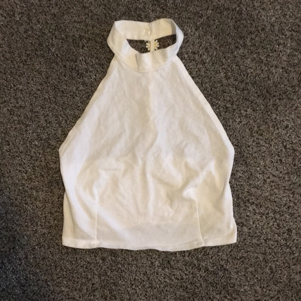 Crop top. White.